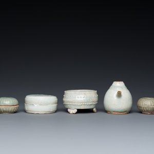 Zes stukken Chinees qingbai- en celadon-geglazuurd porselein, Song en later — foto 8