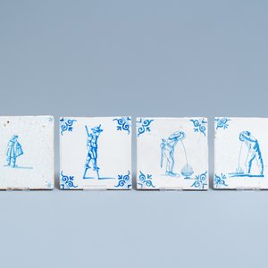Zestien blauw-witte Delftse tegels met figuren, 17e eeuw — foto 2