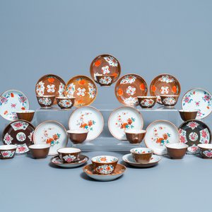 Zestien Chinese famille rose koppen en schotels met capucijnbruine fondkleur, Qianlong — foto 1