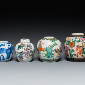 Zeven Chinese blauw-witte, famille rose en verte potten, 19/20e eeuw — foto 2
