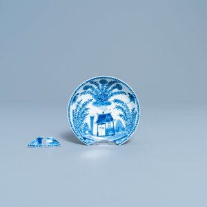 Zeven Chinese blauw-witte koppen en schotels, Kangxi — foto 10