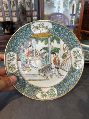 Zeven Chinese Canton famille verte borden met figuratief decor, 19e eeuw — foto 13