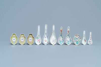 Zeven Chinese famille rose lepels en vier schoteltjes, 19/20e eeuw