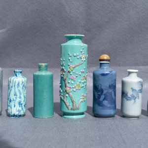 Zeven Chinese miniatuur vaasjes en snuifflessen, 19/20e eeuw — foto 14