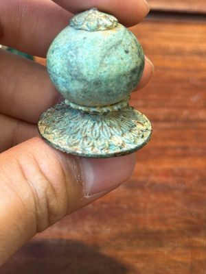 Zeven Chinese verguld bronzen hoedentoppen, Qing — foto 29