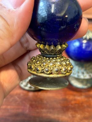Zeven Chinese verguld bronzen hoedentoppen, Qing — foto 6