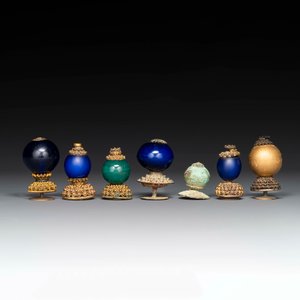 Zeven Chinese verguld bronzen hoedentoppen, Qing — foto 2