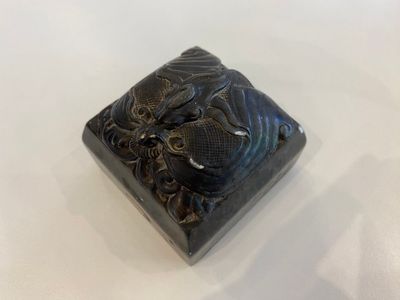 Zeven Chinese voorwerpen voor een geleerde in porselein en hardsteen, 19/20e eeuw — foto 23
