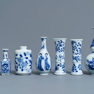 Zeven fraaie Chinese blauwwitte miniatuur vaasjes, Kangxi — foto 3