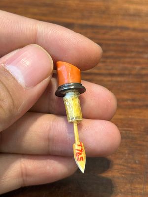 Zeven gevarieerde Chinese snuifflessen in edelsteen, bloedkoraal, glas en barnsteen, 19e eeuw — foto 25