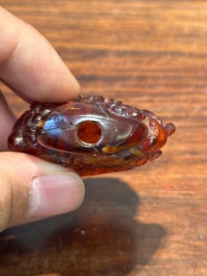 Zeven gevarieerde Chinese snuifflessen in edelsteen, bloedkoraal, glas en barnsteen, 19e eeuw — foto 26