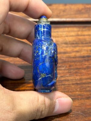 Zeven gevarieerde Chinese snuifflessen in edelsteen, bloedkoraal, glas en barnsteen, 19e eeuw — foto 28