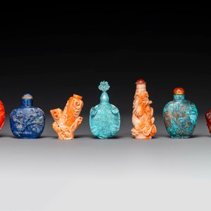 Zeven gevarieerde Chinese snuifflessen in edelsteen, bloedkoraal, glas en barnsteen, 19e eeuw — foto 3