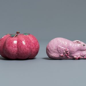 Zeven stukken Chinees monochroom roze en leverrood porselein, Kangxi en later — foto 8