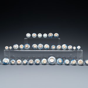 Zevenendertig Chinese blauw-witte miniatuur vaasjes, Kangxi — foto 8
