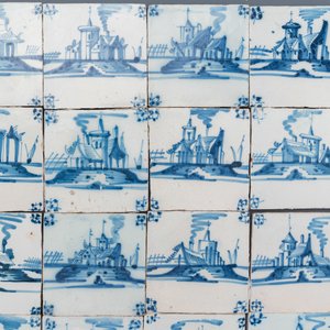 Zevenenzeventig blauw-witte Delftse tegels met landschappen, eind 18e eeuw — foto 3