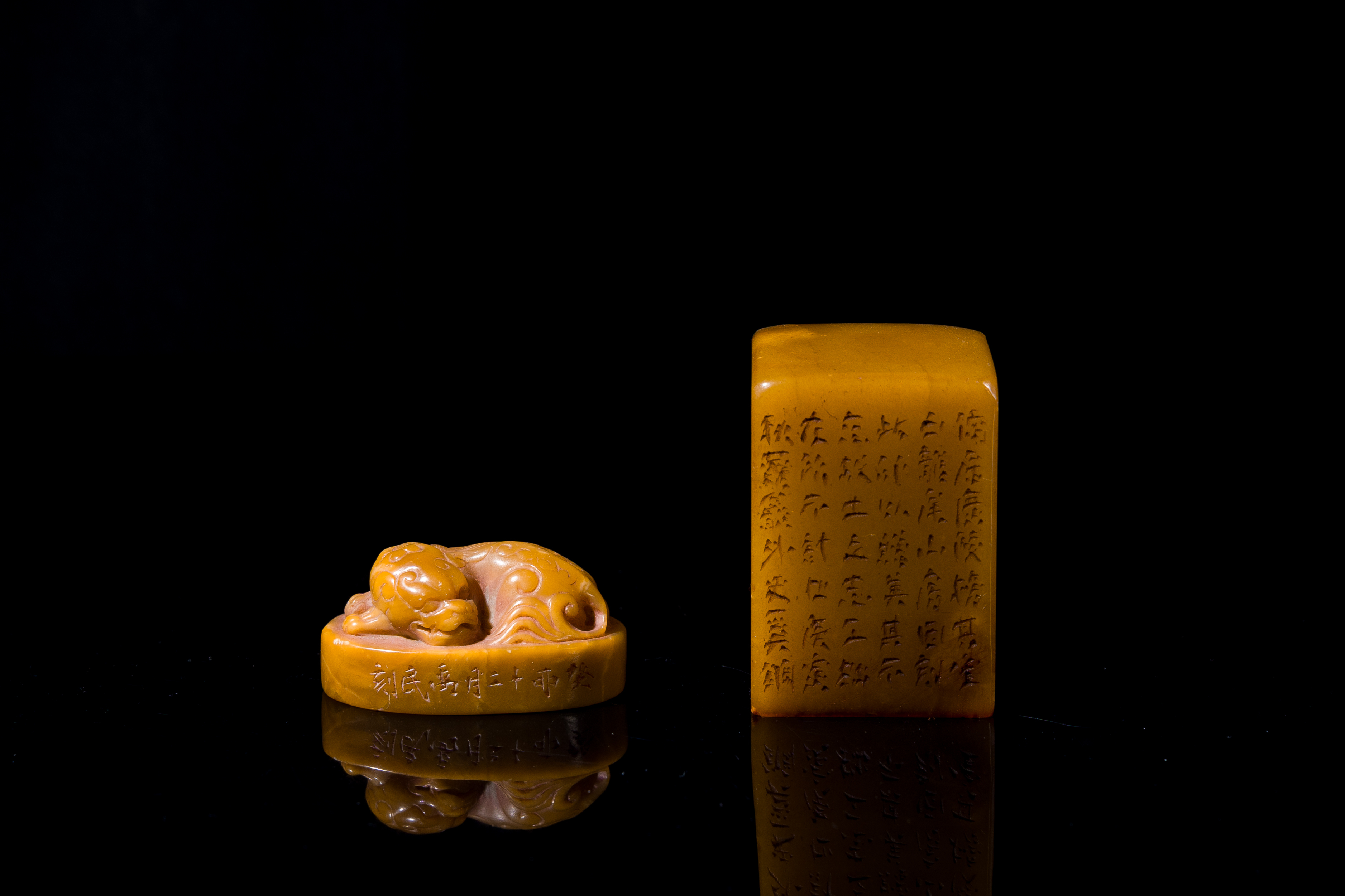 Two Chinese Shoushan soapstone seals, Qing - Rob Michiels Auctions