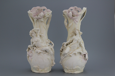 An impressive Royal Dux art nouveau garniture of a bust and two vases, late 19th/early 20th C.