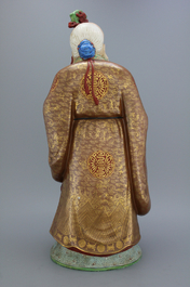 Grande figure d'un immortel en porcelaine de Chine, famille rose, R&eacute;publique