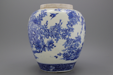 Blauw en witte Japanse vaas, Arita, 19e eeuw.