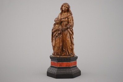 Statue sculpt&eacute;e en bois de buis (buxus) de Saint-Anne et la Vierge, env. 1600