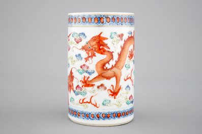 A Chinese polychrome brush pot decorated with a dragon, 19/20th C.