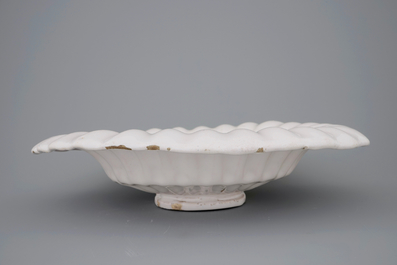 A white Delft lobed dish, 17th C.
