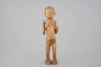 An African carved wood figure, Pende or Chokwe, Congo, 1st half 20th C.