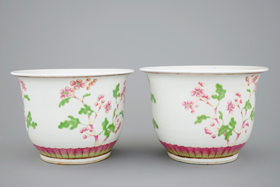 A pair of Chinese famille rose flower pots, 19th C.