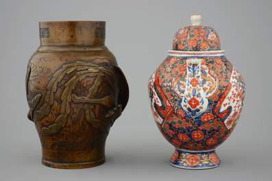 A large Imari teapot and a bronze vase decorated with birds, Japan, Meiji, 19th C.