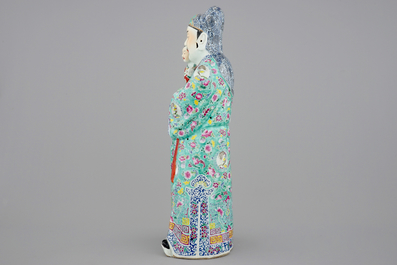 A large Chinese famille rose figure of an immortal, 19/20th C.