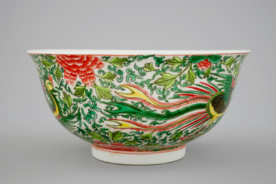 Two Chinese porcelain flower pots and a wucai bowl, 19/20th C.