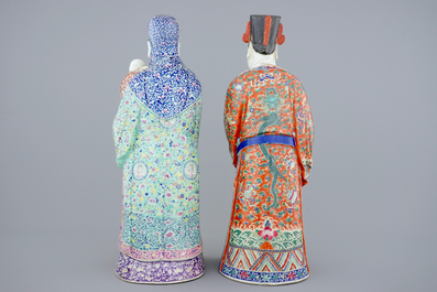 A set of 2 Chinese famille rose figures of immortals, 19th C.