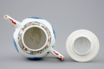 A Chinese famille verte teapot and cover, Kangxi