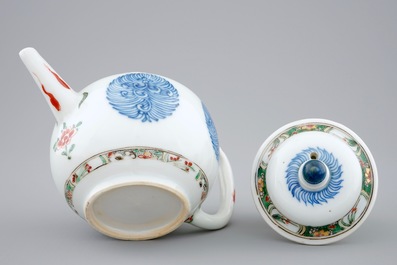 A Chinese famille verte teapot and cover, Kangxi