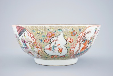 A large Chinese famille rose mandarin bowl, Qianlong, 18th C.