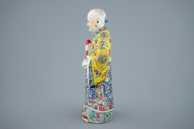 A Chinese famille rose figure of Shou Lao, 19th C.