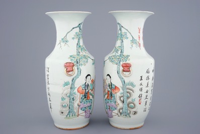 A pair of Chinese qianjiang cai vases with ladies and children, 19/20th C.