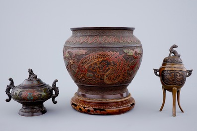 Two Chinese bronze and cloisonn&eacute; censers and a jardini&egrave;re, 19/20th C.