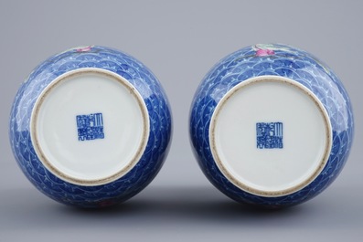 A pair of fine Chinese famille rose vases with immortals on waves, 19/20th C.
