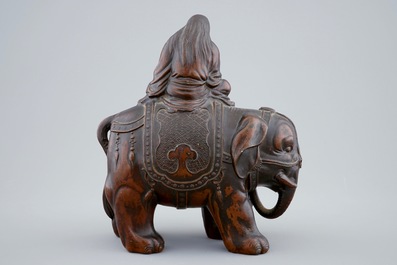 Een bronzen groep van Guanyin op een olifant, China, Qing