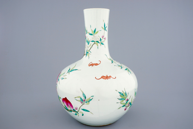 A fine Chinese famille rose tianqiuping &quot;Nine peaches&quot; vase, Guangxu mark, 19/20th C.