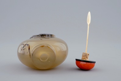 A fine Chinese agate snuff bottle, 18/19th C.