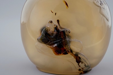 A fine Chinese agate snuff bottle, 18/19th C.