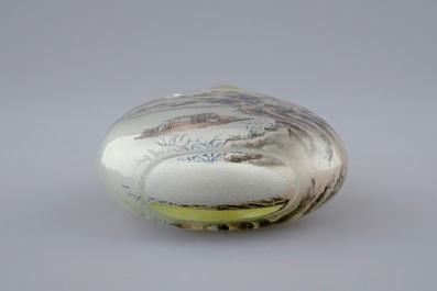 A Chinese inside-painted glass snuff bottle, 20th C.
