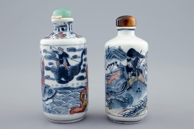 Two Chinese blue, white and underglaze red snuff bottles, 19/20th C.