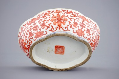 A varied lot of Chinese porcelain, 18/19th C.