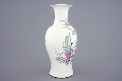 A fine Chinese famille rose vase with ladies playing music, 19/20th C.