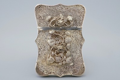 Un porte-cartes en filigrane d'argent, Chine, 19&egrave;me