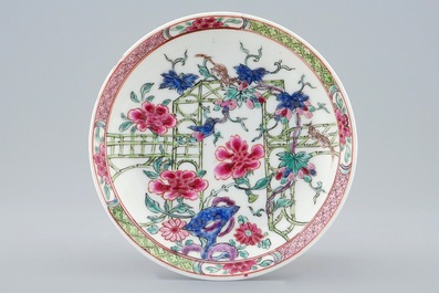 Een Chinese famille rose eierschaal kop en schotel met eekhoorns, Yongzheng, 1723-1735